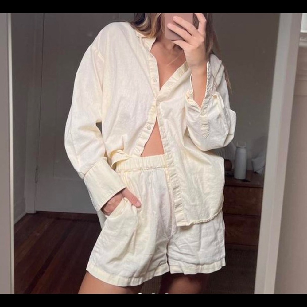 Linen Set - Picture 3 of 3